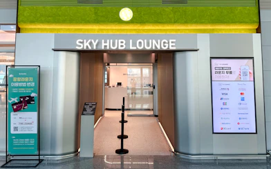 Entrance to Sky Hub Lounge at Seoul Incheon Airport East Concourse.