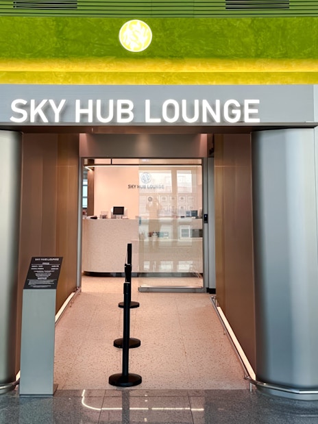 Entrance to Sky Hub Lounge at Seoul Incheon Airport East Concourse.