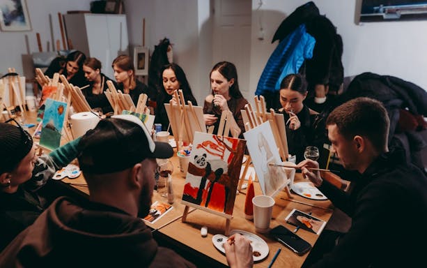 krakow sip & paint workshop with unlimited wine & prosecco-4