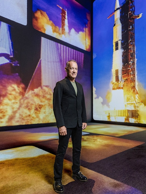 Immersive space launch visuals at The Moonwalkers, Fabrique des Lumières, narrated by Tom Hanks.