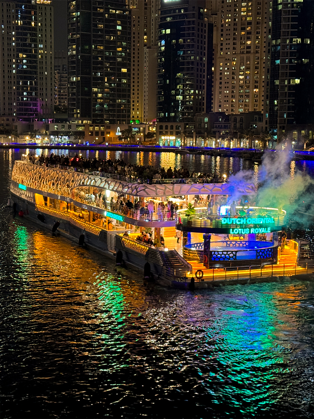 Croisières sur le Lotus Mega Yacht