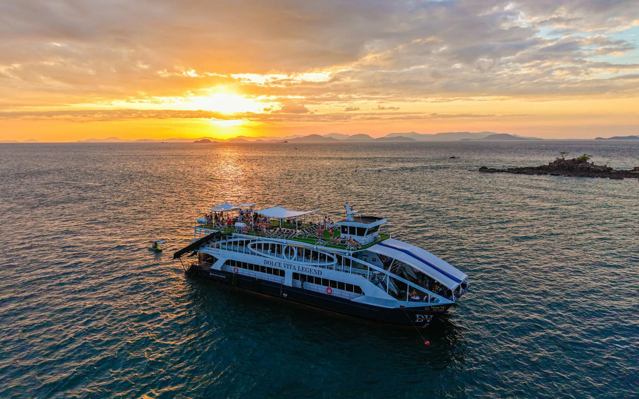sail away phuket boat party-1