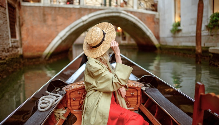 Plan your ride to Venice canal tours