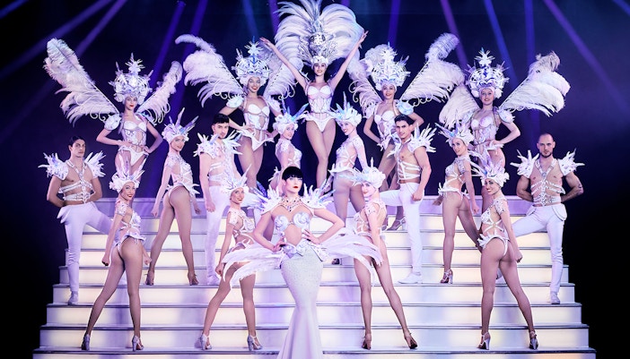 La mejor época para viajar a París - Ver un Cabaret