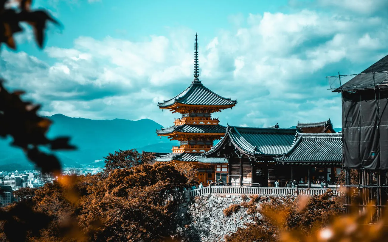 Kyoto Evening Walking Tour of Kiyomizu-dera, Ninenzaka, and Gion with Local Guide and Geisha Culture Insights Image 6