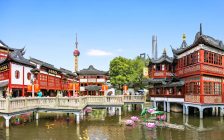 Yu Garden and City God Temple Guided Tour