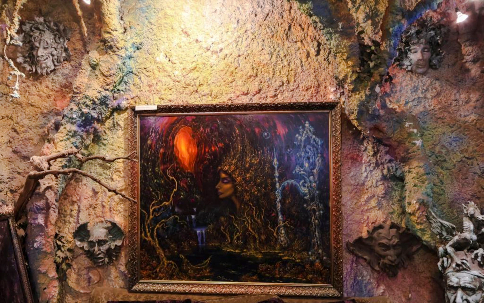 Prague Self-Guided Audio Tour: Petřín Hill and Reon Argondian's Magical Cavern (Product 53553)