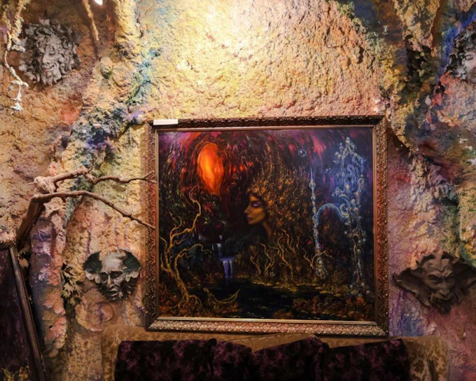 Prague Self-Guided Audio Tour: Petřín Hill and Reon Argondian's Magical Cavern (Product 53553)