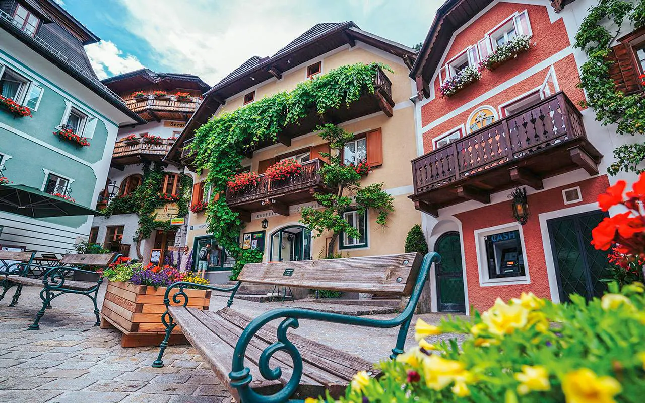 From Vienna: Hallstatt Day Trip with Melk Abbey Photo Stop