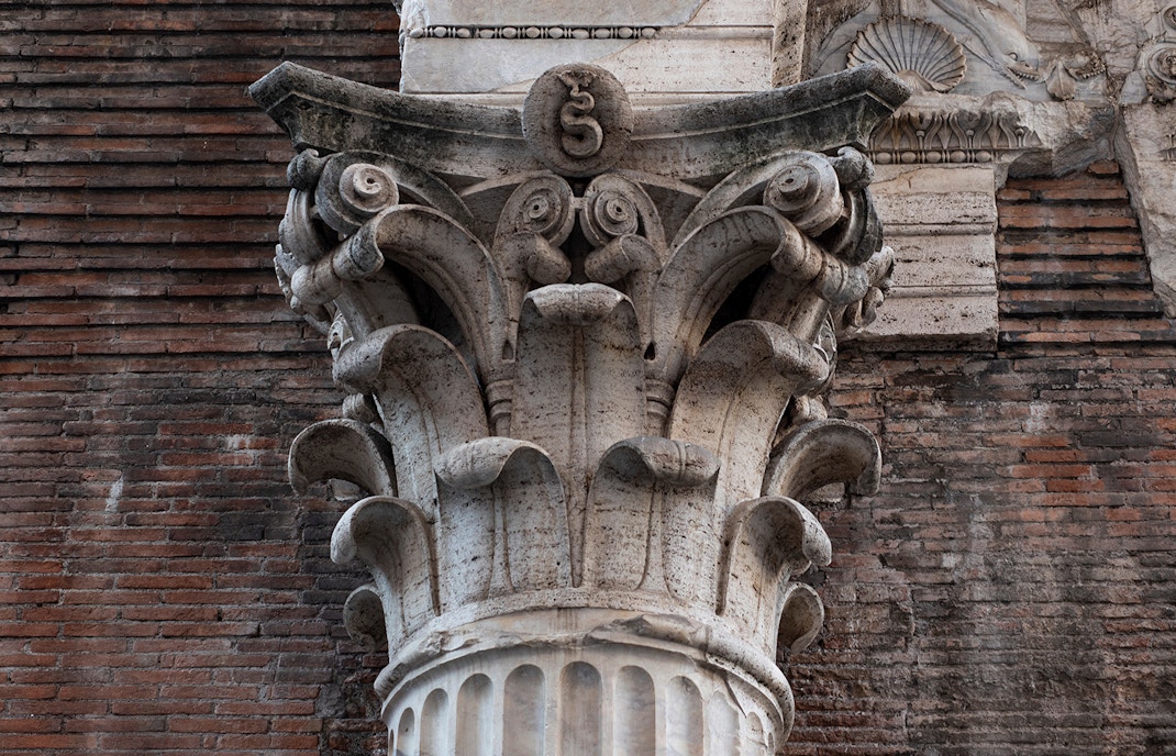Rome Pantheon-Carvings