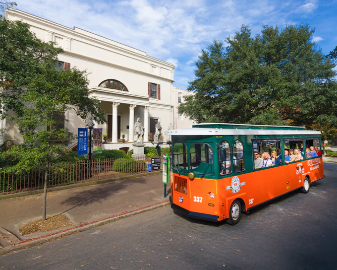 Old Town Trolley Tours: Savannah Hop-on Hop-off Bus Tour