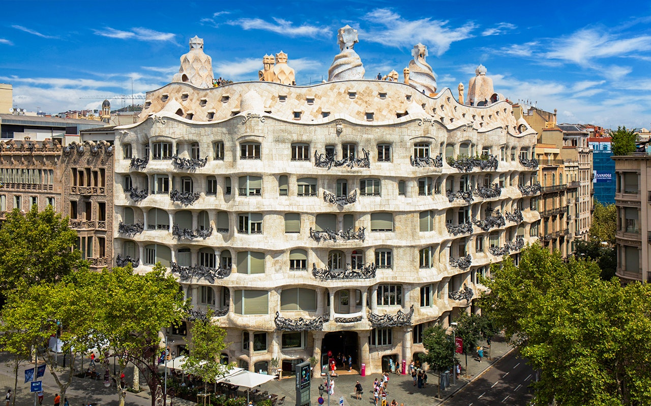 Combo: biglietti Salta la Fila per il Parc Güell + La Pedrera-Casa Milà  — 4