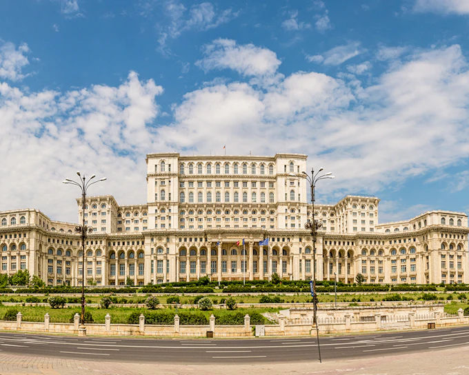 Bucharest: Private Palace of Parliament Guided Tour with Transfers