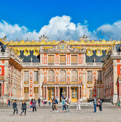 Check out these Emily in Paris locations on your next trip