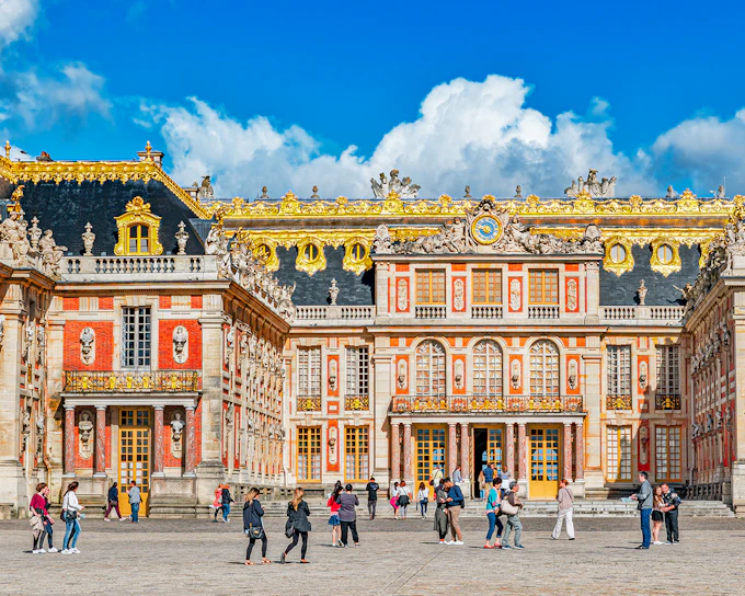 From Paris: Versailles Palace & Giverny Guided Day Trip