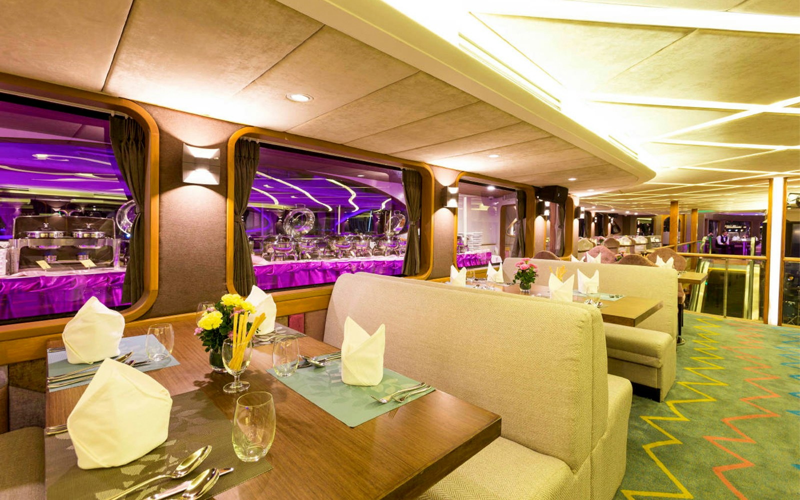 Interior of Wonderful Pearl Luxury Cruise