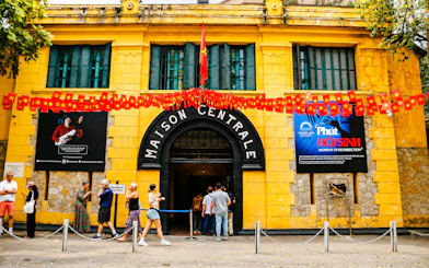 Hanoi Hidden Gems and Highlights Scooter Tour with Driver
