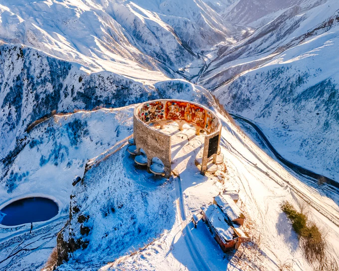 From Tbilisi: Kazbegi and Gudauri Guided Day Trip with Ananuri Fortress