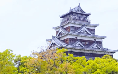 Hiroshima Guided Bike Tour with Okonomiyaki Dinner