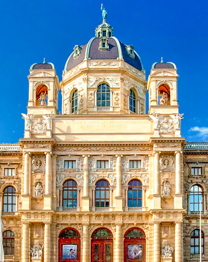 Kunsthistorisches Museum Vienna facade with ornate architecture and dome.