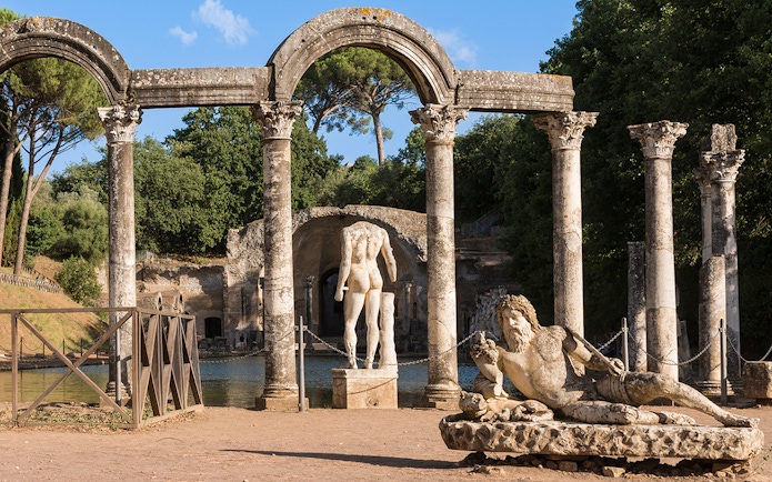 Ancient ruins and statues at Hadrian's Villa, Tivoli, Italy.
