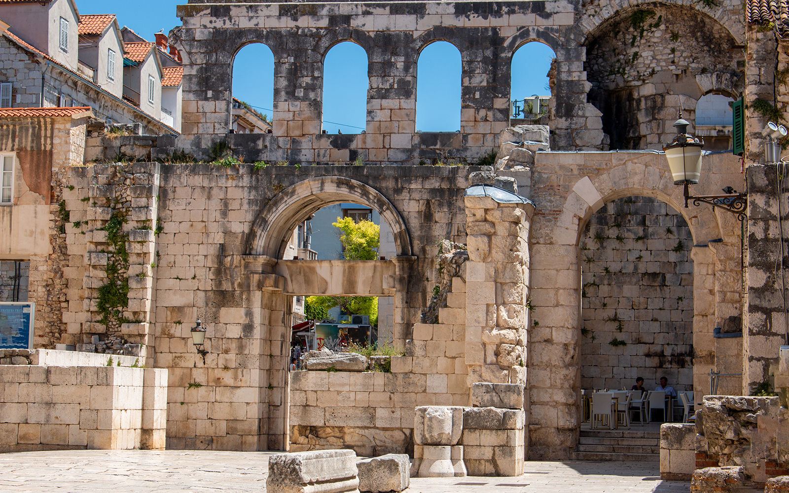 Portão de Prata (Porta Argentea)