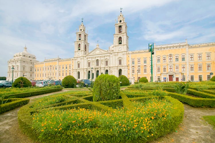 mafra national palace garden