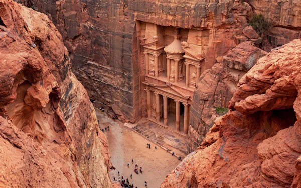 From Amman: Full Day Tour to Petra and Wadi Rum With Jeep Safari