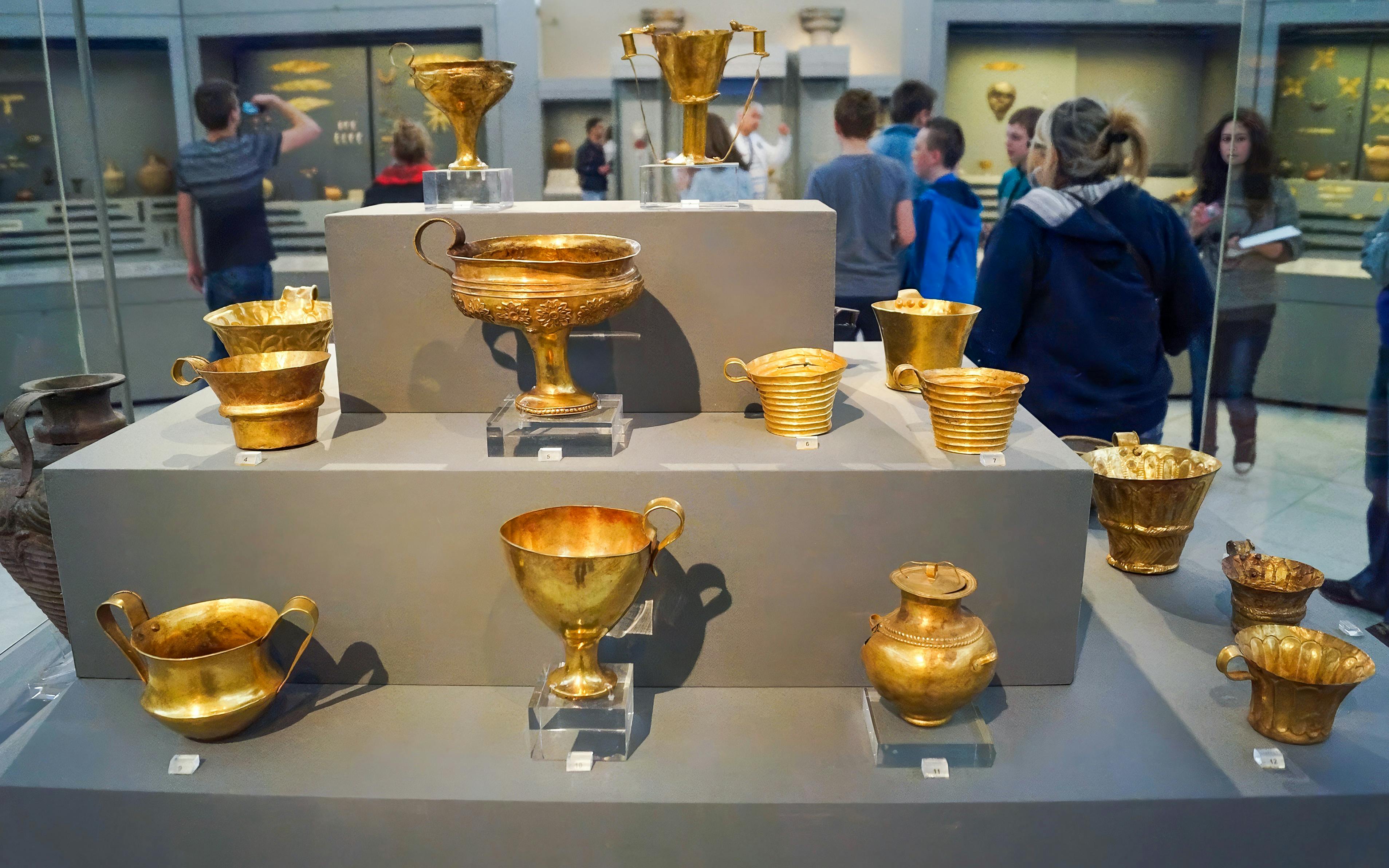 Golden artifacts display at Athens National Archaeological Museum tour.