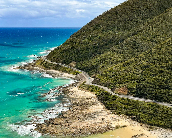 Great Ocean Road & 12 Apostles Reverse Tour