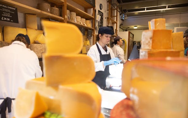 borough market guided food tour and bread ahead crème brûlée donut workshop-4
