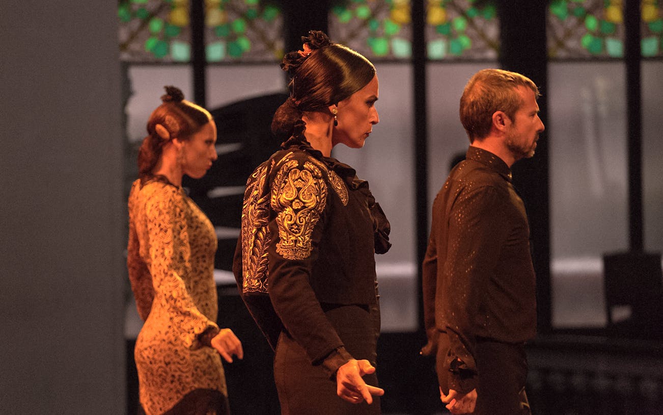Flamenco dancers performing at Teatro EDP Gran Vía in Madrid.