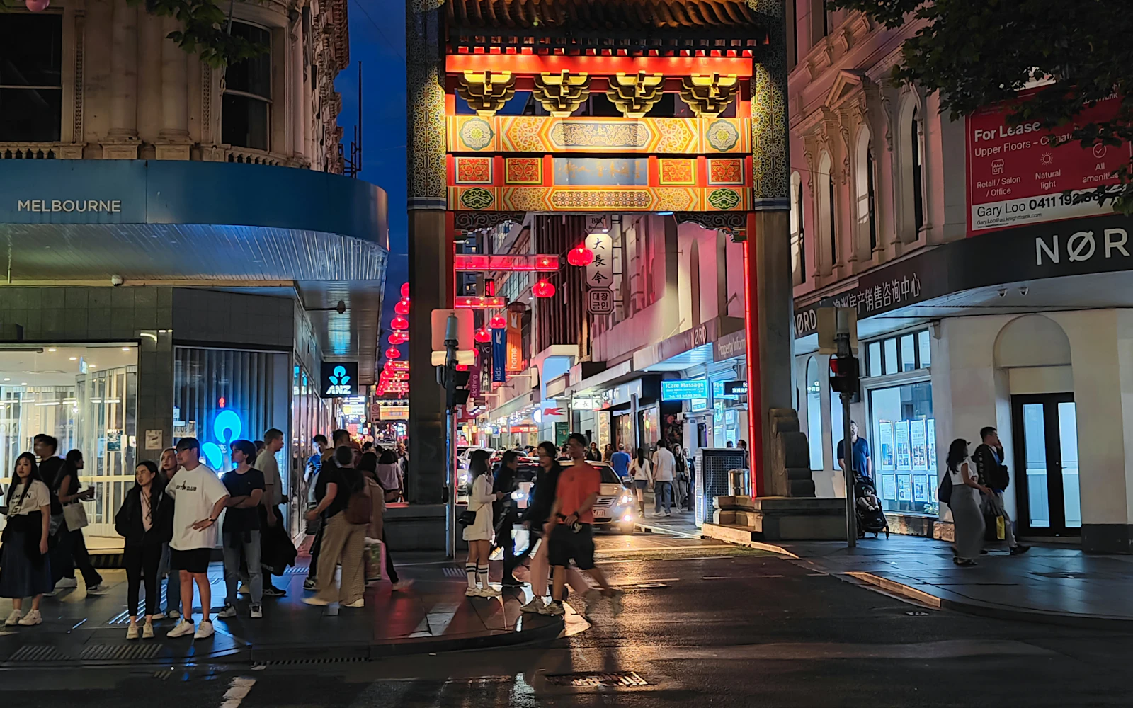 Melbourne Evening Laneways Walking Tour with Tapas and Drinks Image 2