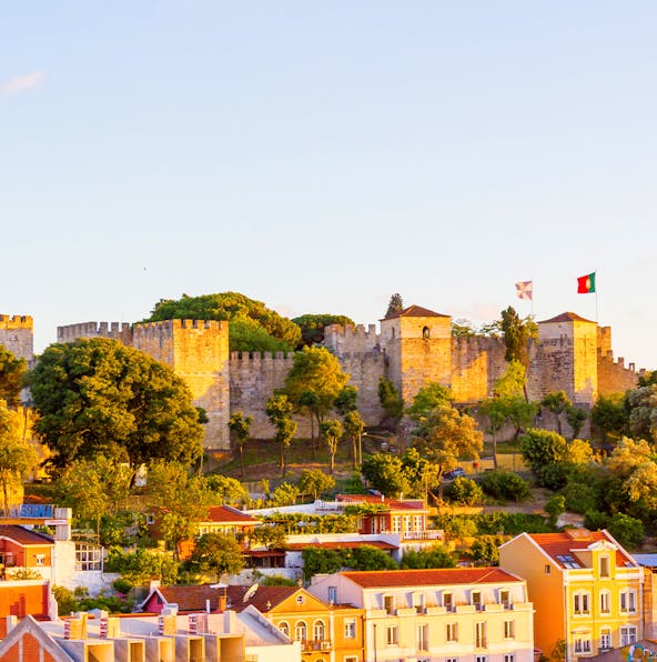 Explore São Jorge Castle, Lisbon’s historic gem, with this guide