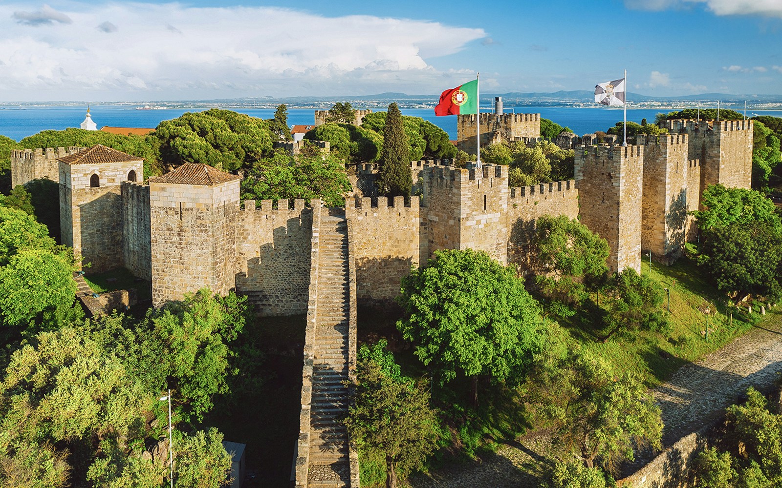 Sao Jorge Castle Lisbon Hop on Hop Off tours
