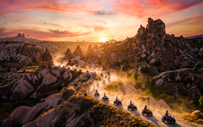 Excursion en quad au coucher du soleil en Cappadoce avec navettes de/vers l'hôtel
