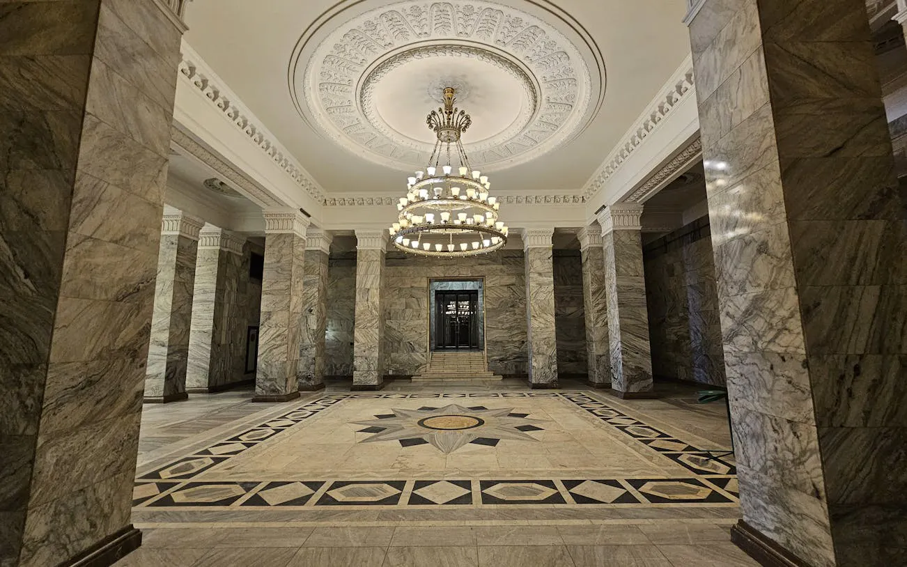 Palace of Culture and Science Private Guided Tour with Observation Deck Access in Warsaw