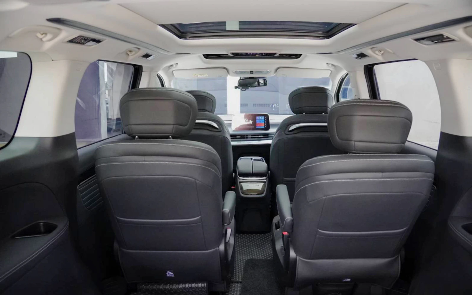 Bangkok Airports (BKK/DMK) to/from Bangkok Hotels Private One-Way Transfer Image 6