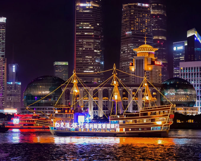 Huangpu River Cruise + Shanghai Guanfu Museum Entry