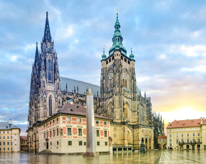 Prague Castle & St Vitus Cathedral Private Guided Tour with Entry