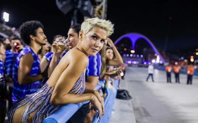 Salgueiro School rehearsal attendees in Rio de Janeiro at night.