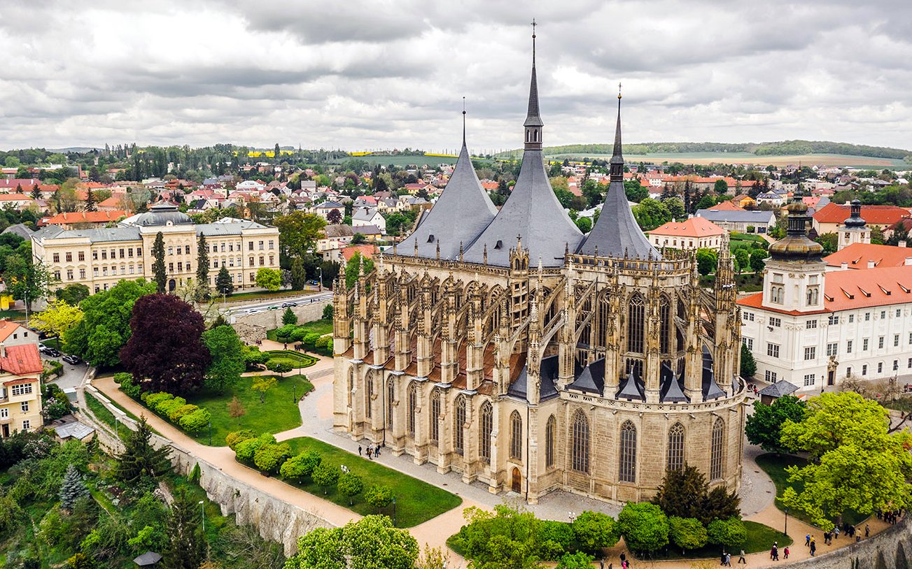 Church of St. Barbara in Kutna Hora with surrounding townscape.