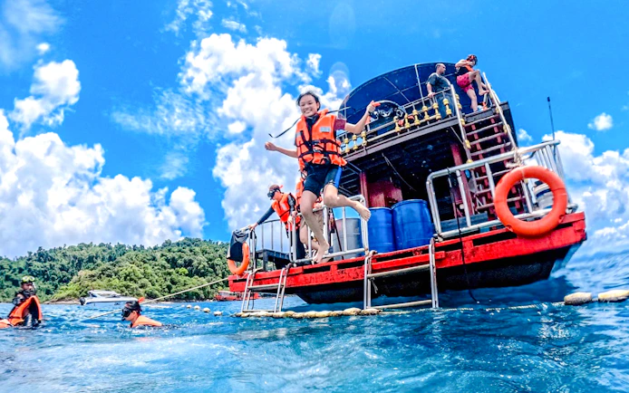 Koh Chang 3 or 4-Island Big Boat Snorkeling Tour with Lunch