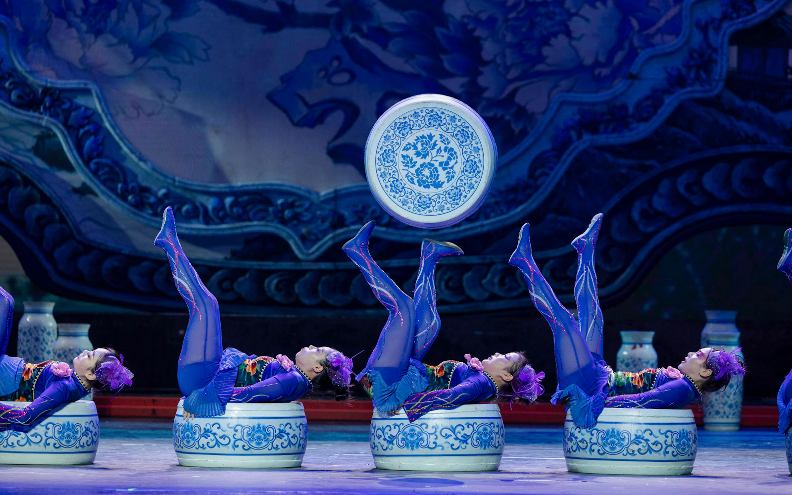 Red Theater Beijing: Acrobatic Show Tickets Image 5