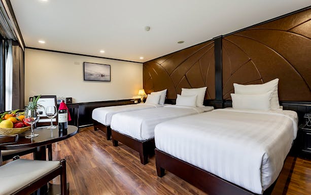 Ha Long Bay cruise Stay