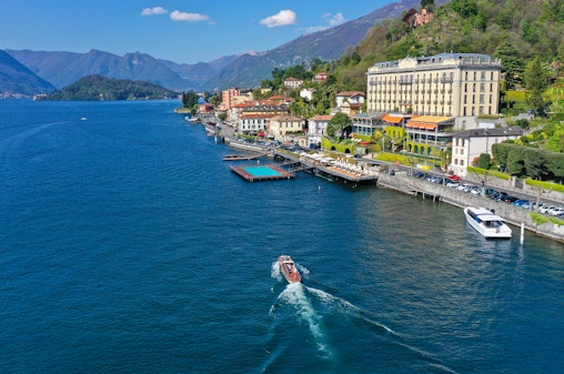 Saindo de Milão: Excursão de um dia a St. Moritz-Tirano com cruzeiro pelo Lago Como e viagem no Trem Vermelho do Bernina