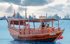 Kryssning med abra i solnedgången på Dubai Creek