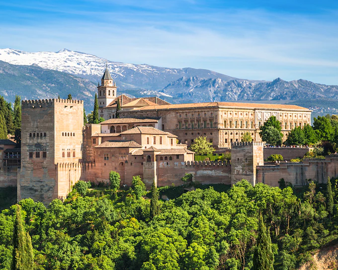 Alhambra Skip-the-Line Guided Tour with Nasrid Palaces