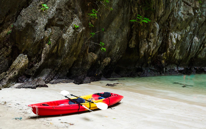 From Koh Lanta: 4 Islands Longtail Boat Tour with Emerald Cave