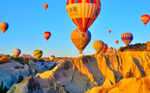 kapadokya’da gün doğumu sıcak hava balonu turu ve otel transferleri-1